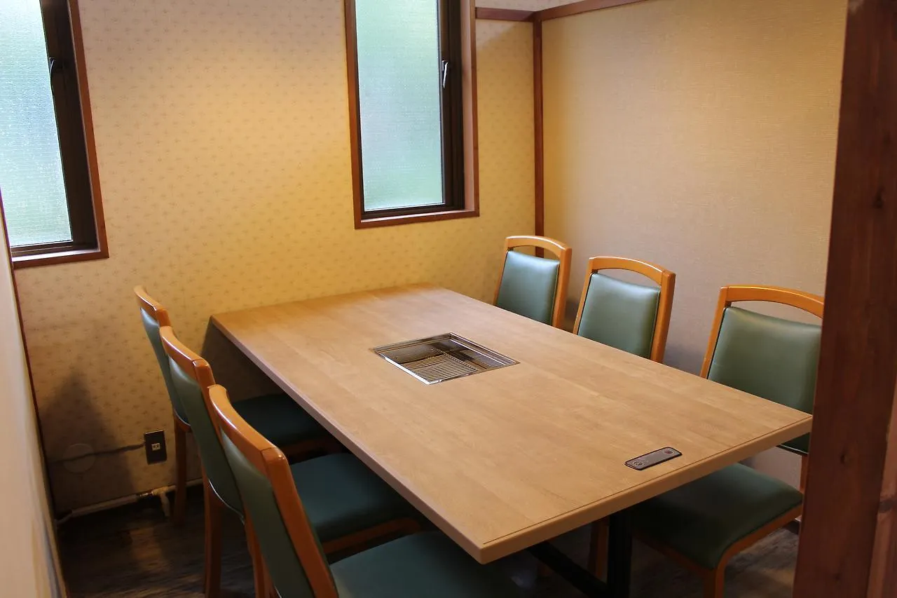 Raku Hotel Hakone 2*,